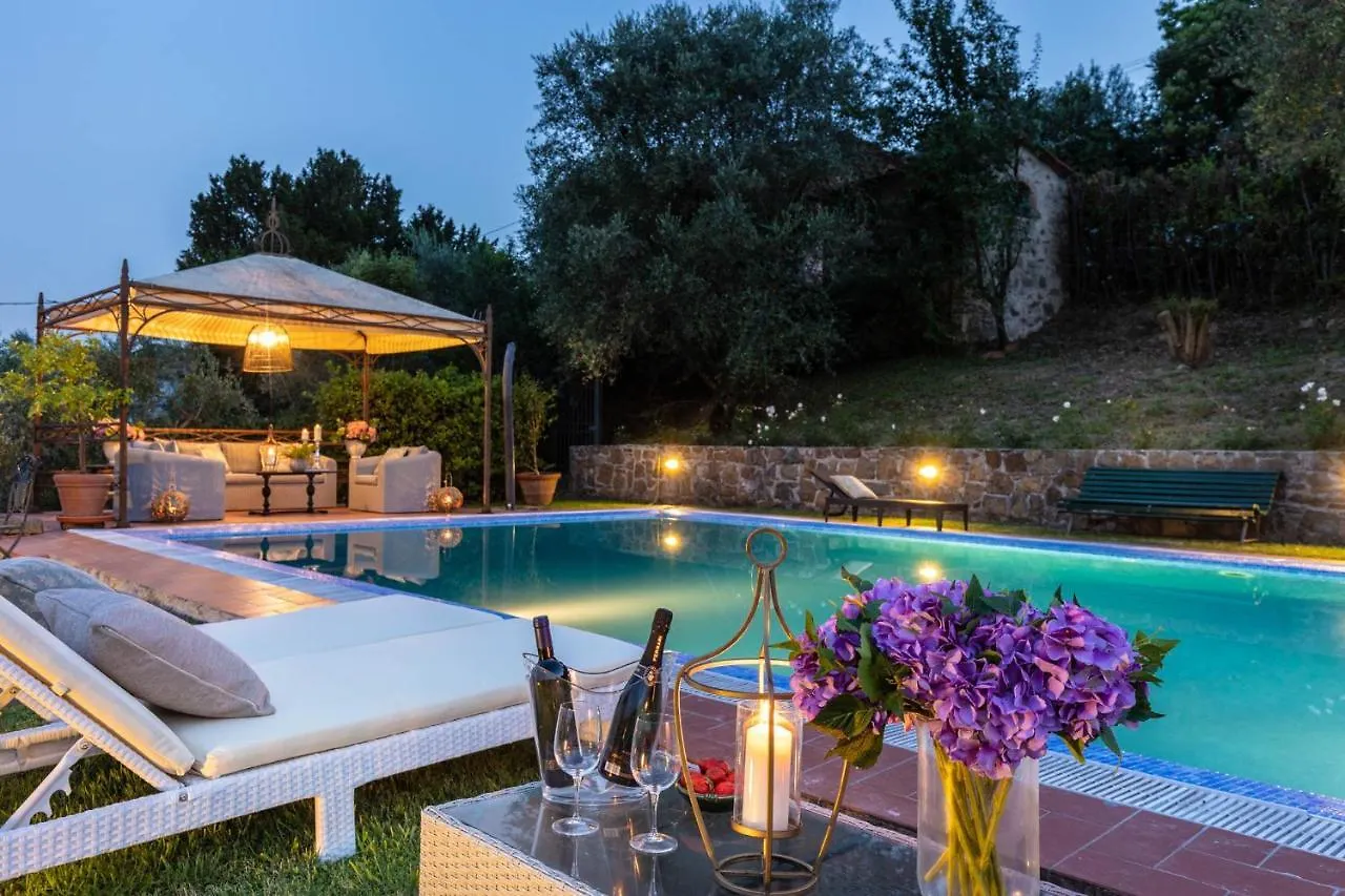 Villa Arsina, Modern Italian Tradition. Private Pool Lucca