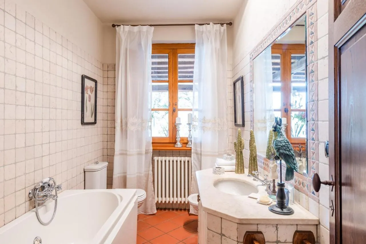 Villa Arsina, Modern Italian Tradition. Private Pool Lucca