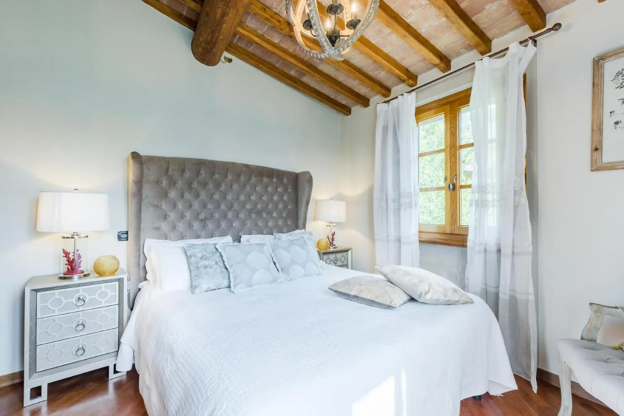 Villa Arsina, Modern Italian Tradition. Private Pool Lucca