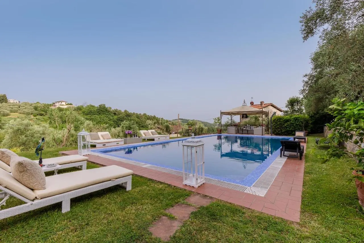 Villa Arsina, Modern Italian Tradition. Private Pool Lucca Italy